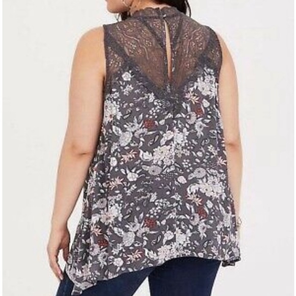 Torrid handkerchief hem sleeveless tank top 00 - Picture 2 of 6